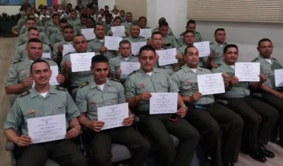 Policías graduados.