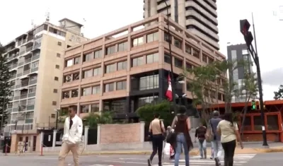 Canadá suspende de forma "temporal" sus operaciones diplomáticas en Venezuela. 