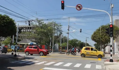 Semáforo en la calle 57 con carrera 25.