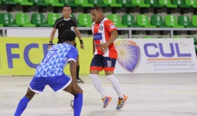 Acción de partido entre Independiente Barranquilla y Barranquilleros.