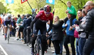 Chris Froome en una competencia del Dauphiné 2019