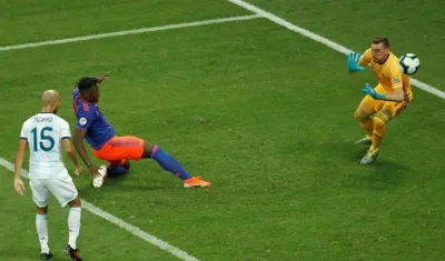 Duván Zapata anotó el segundo para Colombia en la victoria ante Argentina en la Copa América.