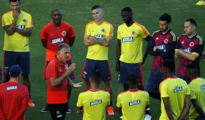 Carlos Queiroz, técnico portugués de la Selección Colombia, durante un entrenamiento.