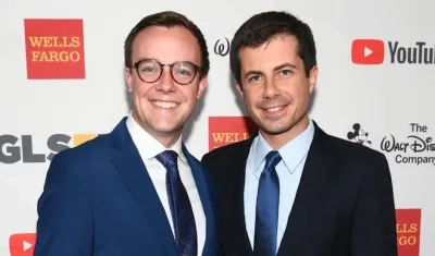 Pete Bittigieg, aspirante demócrata a la Presidencia de EE.UU, en compañía de su pareja.