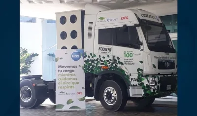 Exhibición de tractocamión 100%GNV
