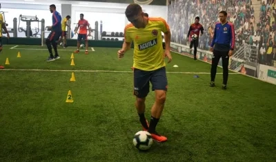 El volante Gustavo Cuellar.