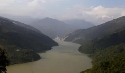 Vista general de un tramo del río Cauca.