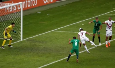 Machís anotó el primer tanto de Venezuela de cabeza. 