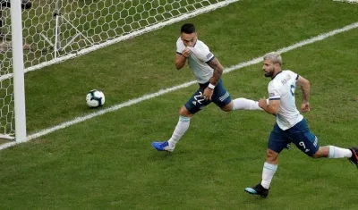 Lautaro Martínez y Sergio 'Kun' Agüero. 