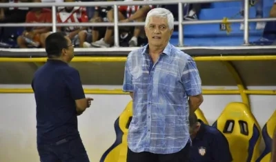 El técnico de Junior, Julio Comesaña.