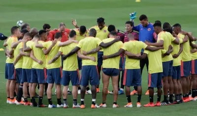Jugadores de Colombia previo al entrenamiento. 