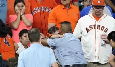 Niña golpeada por el pelotazo. 