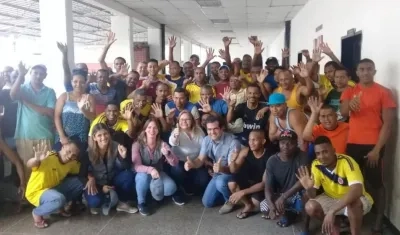 Foto de los 59 connacionales que llegarán hoy a Colombia.