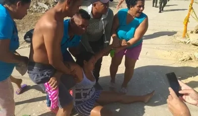 Varios afectados por gases lacrimógenos en disturbios en Sabanalarga.