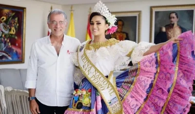 Eduardo Verano y la Reina Nacional del San Pedro.