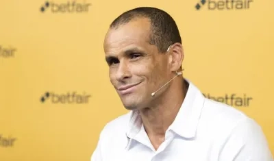 Rivaldo, leyenda del fútbol mundial. 