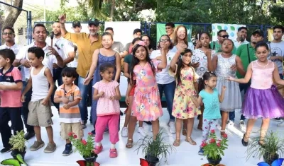 El tema titulado ‘Barranquilla limpia’ es una fusión de ritmos folclóricos y modernos, con arreglos musicales de los orientadores pedagógicos Lisandro Polo y Adalberto Marte.