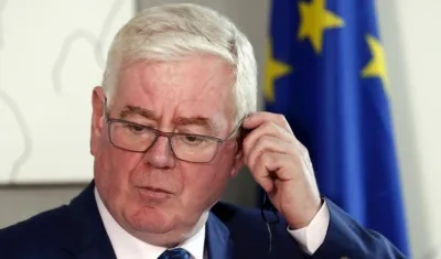 El enviado especial de la Unión Europea para la paz, Eamon Gilmore