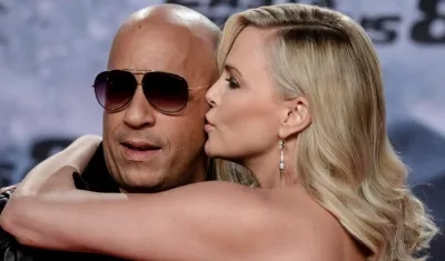 Vin Diesel en una foto con Charlize Theron.