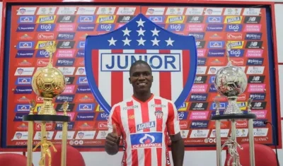 Germán Mera luce la camiseta de Junior. 
