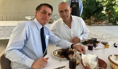 Jair Bolsonaro, presidente de Brasil, y Yossi Sheli, embajador de Israel en Brasil.