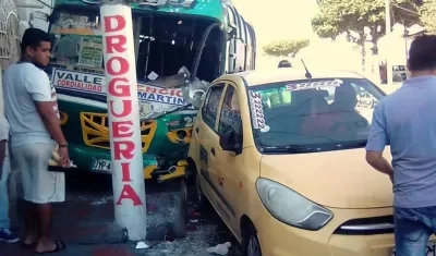 Choque de la buseta Lolaya