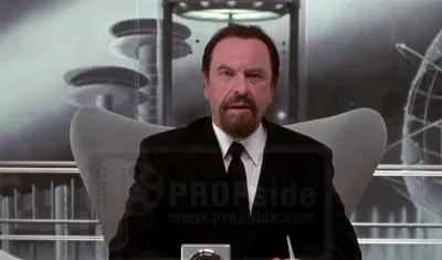 Rip Torn interpretando al 'Agente Z' en 'Hombres de negro'.