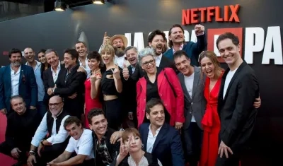 Elenco y equipo de producción de 'La casa de papel'.