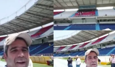 Alejandro Char en una foto mostrando la cubierta nueva del Metropolitano.