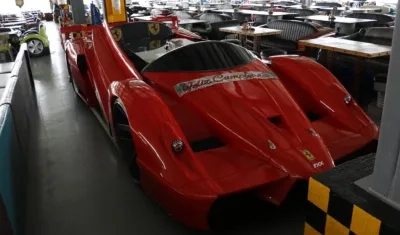 Uno de los carros que eran propiedad de alias 'Guacharaco'.