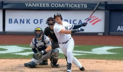 Momento del cuadrangular de Giovanni Urshela. 