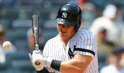 Momento del pelotazo a Luke Voit. 