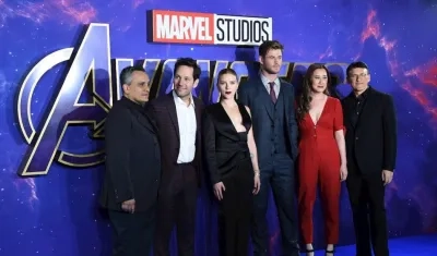 Joe Russo (director), Paul Rudd (Ant man), Scarlett Johansson (Black Widow), Chris Hemsworth (Thor), Trinh Tran (productora) y Joe Russo (director).