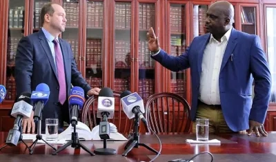 El presidente del Senado, Lidio García Turbay y 'Benkos Biohó'.