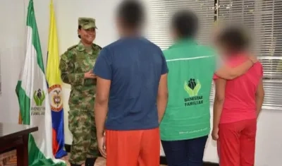 Imagen de entrega de disidentes de las FARC.