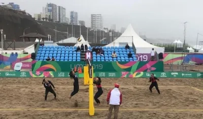 Momentos del partido.