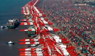 Presidente visitó el Puerto de Yangshang, en la ciudad de Shanghái, China.