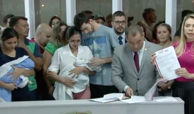 Los padres y los bebés fueron sometidos a exámenes de ADN.