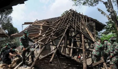 El terremoto causó daños estructurales en más de un centenar de viviendas y edificios.