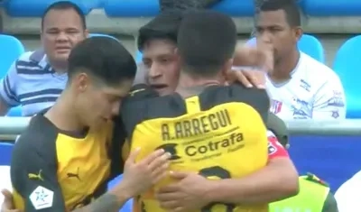 Jugadores del DIM celebrando el gol del empate de Germán Ezequiel Cano.