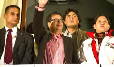 Gustavo Petro con su hijo Nicolás Petro.