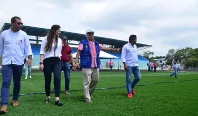 Joao Herrera inspecciona obras del estadio de Soledad.