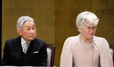 La emperatriz emérita de Japón Michiko padece cáncer de seno y será operada.