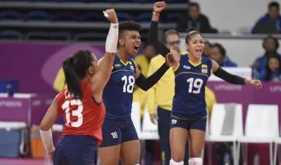 Jugadoras colombianas celebrando el triunfo panamericano.