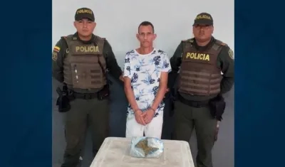 El capturado con la marihuana.
