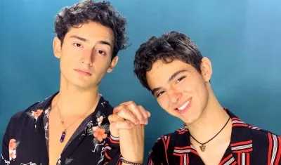 Los actores mexicanos Emilio Osorio y Joaquín Bondoni, protagonistas de la telenovela.