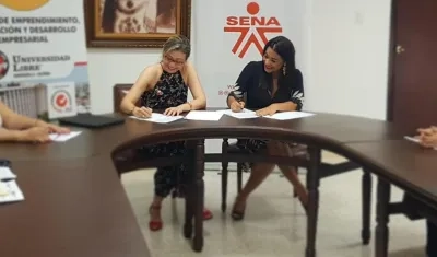 Beatriz Tovar Carrasquilla y Jacqueline Rojas Solano.