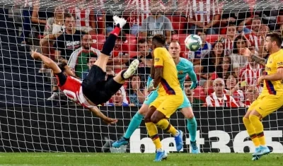 La acción del golazo de Aritz Arduriz. 