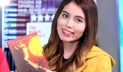 La escritora mexicana Claudia Ramírez Lomelí.