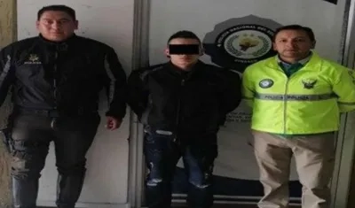 Colombiano detenido por las autoridades ecuatorianas